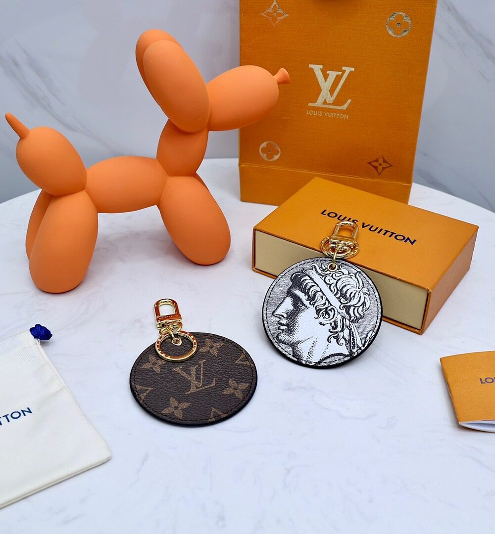 GJ02 – Key holder and bag charm