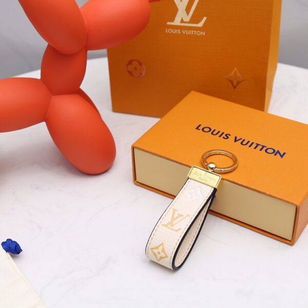 GJ08 – Key holder and bag charm