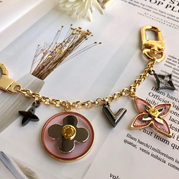 GJ10 – Key holder and bag charm