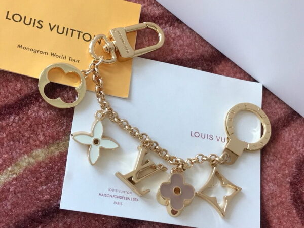 GJ21 – Key holder and bag charm