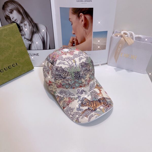 Gucci Baseball Hat With Tiger White GG Hat