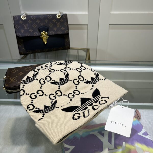 Gucci Beanie Cashmere In Beige