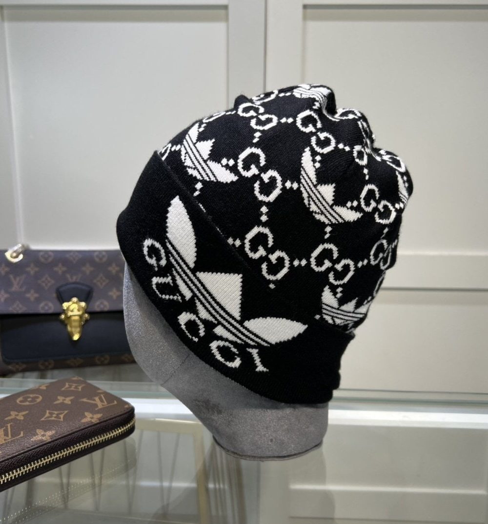 Gucci Beanie Cashmere In Black