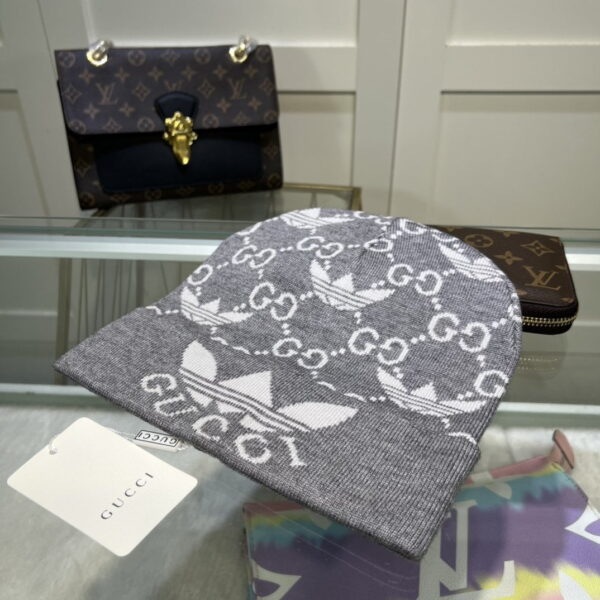 Gucci Beanie Cashmere In Grey