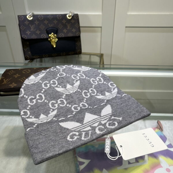 Gucci Beanie Cashmere In Grey