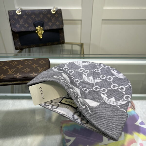 Gucci Beanie Cashmere In Grey