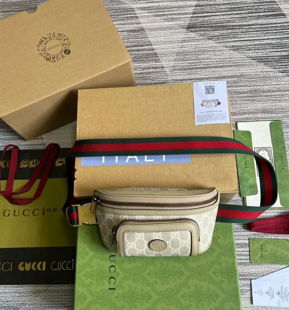 1:1 Replica Gucci Belt Bag With Interlocking G Beige And White GG Sumpreme Canvas For Women 9in/23cm GG 682933 UULCT 9682