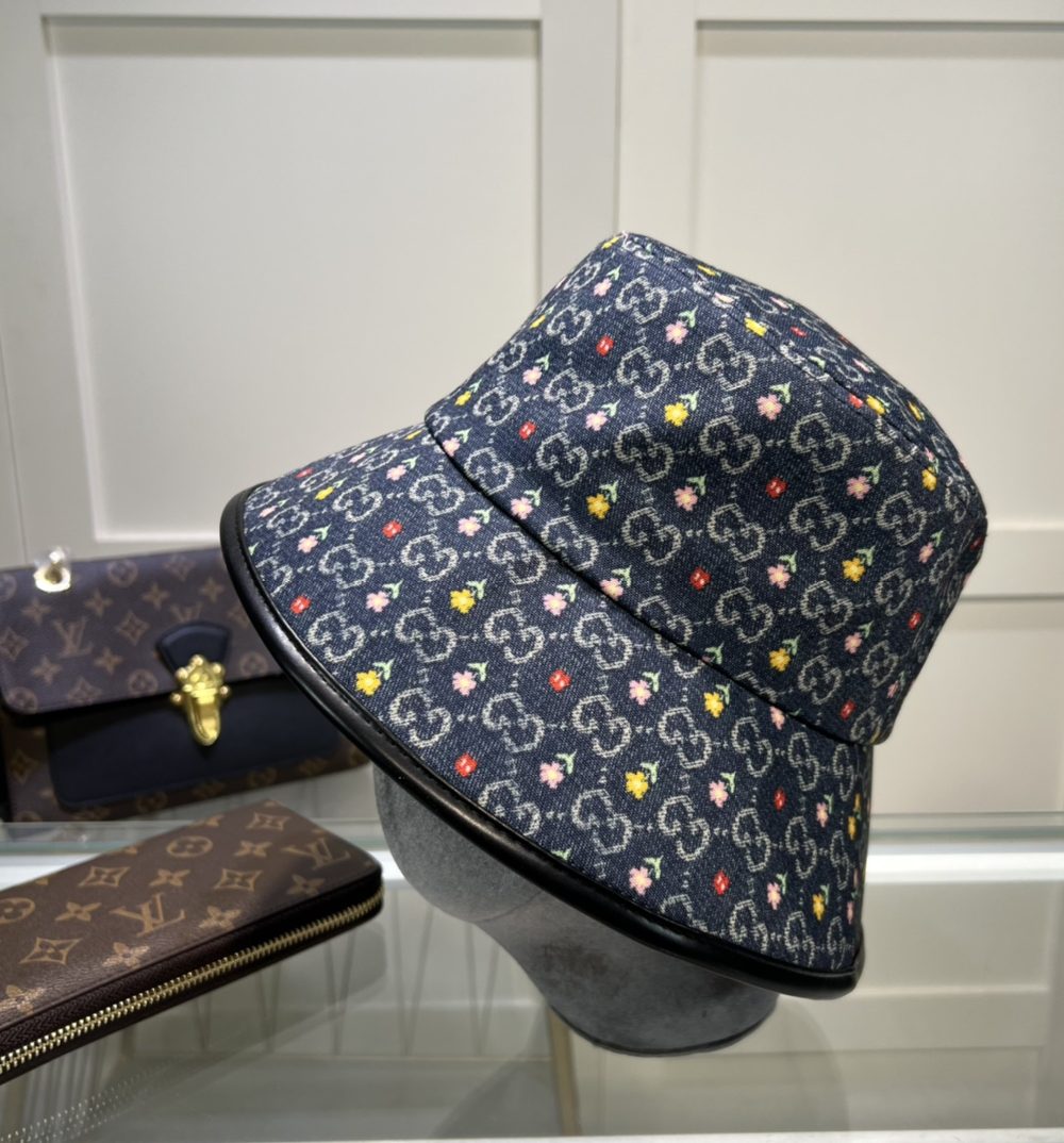 Gucci GG Bucket Hat With Floral Black GG Hat