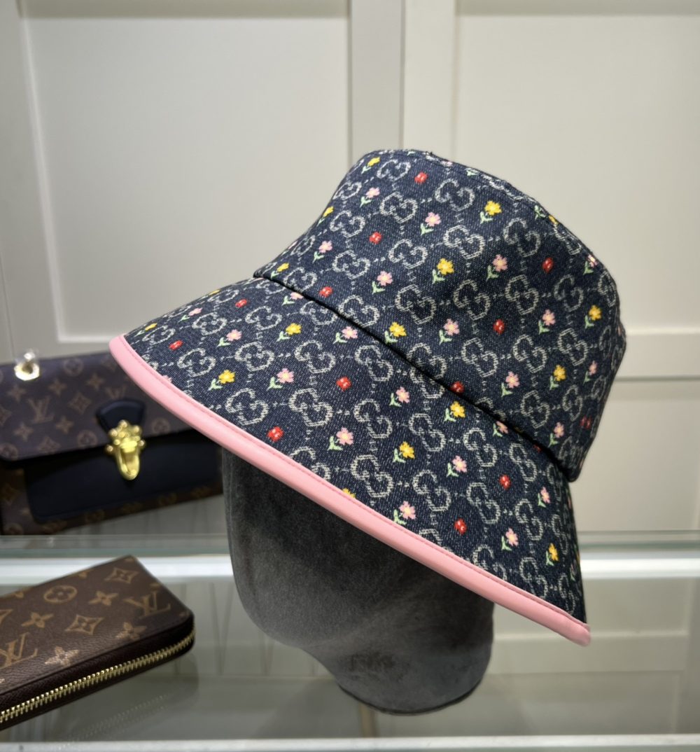 Gucci GG Bucket Hat With Floral Black GG Hat