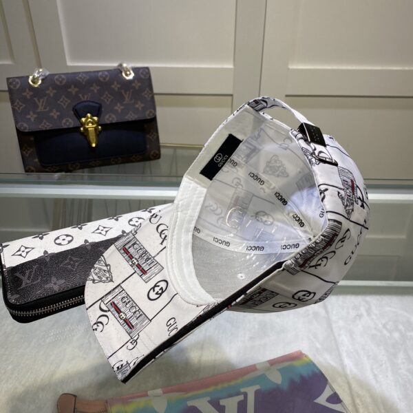 Gucci GG Canvas Baseball Cap White