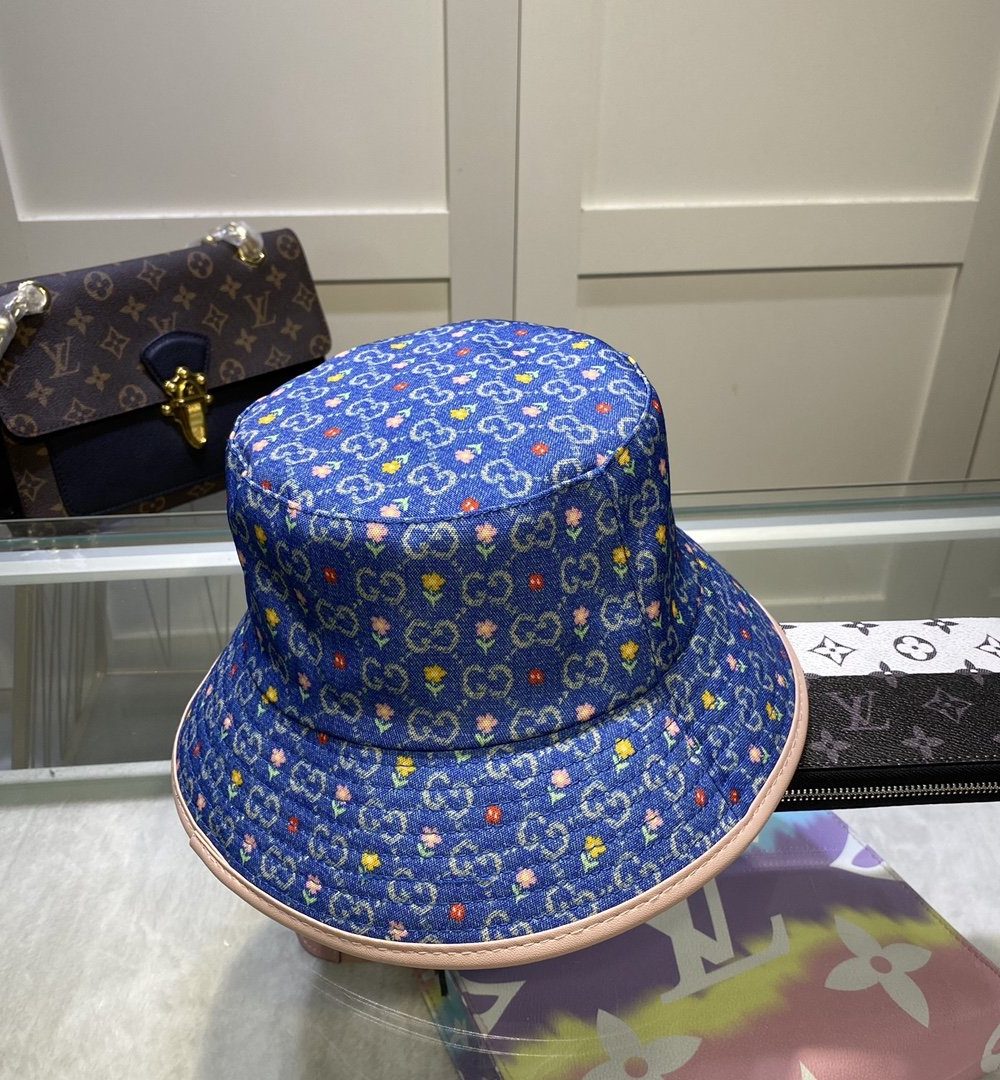 Gucci GG Canvas Bucket Hat Blue
