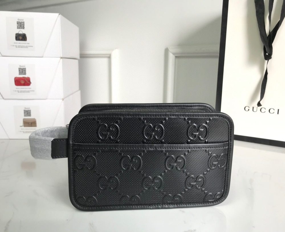 1:1 Replica Gucci GG Embossed Cosmetic Case Black GG Embossed For Men 9in/23cm GG495