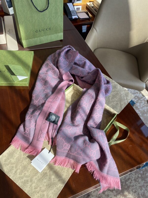 Gucci GG Lamé Lacquard Stole Scarf Pink 71in/180cm 
