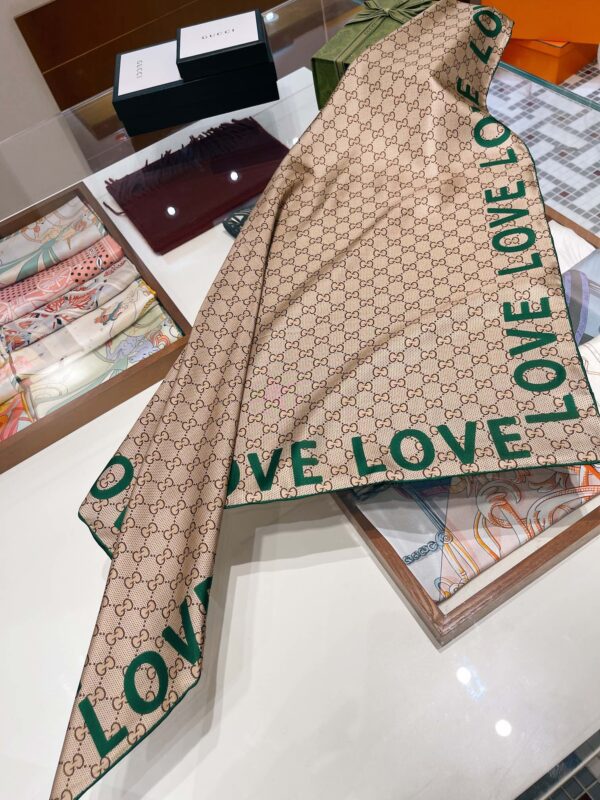 Gucci GG 'Love' Print silk Beige and Green Scarf 90cm/35in 