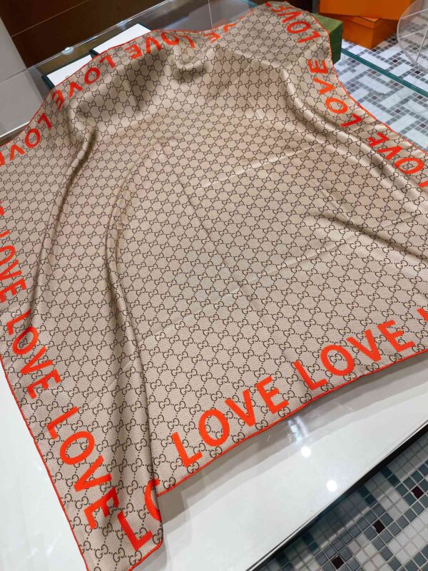 Gucci GG 'Love' Print silk Beige and Red Scarf 90cm/35in ‎681907 3G001 9774 