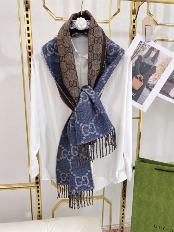 Gucci Jacquard Pattern Knit With Tassels Navy and Brown 190cm/75in 676610 3G200 4165