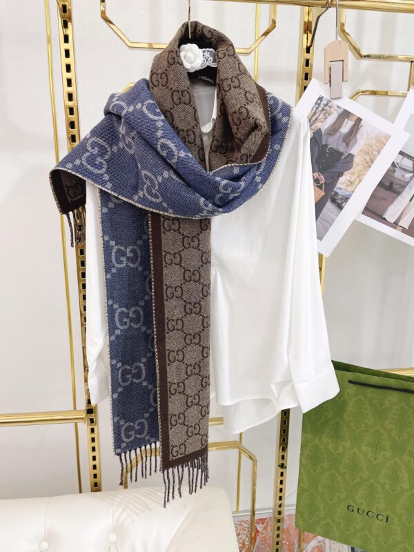 Gucci Jacquard Pattern Knit With Tassels Navy and Brown 190cm/75in 676610 3G200 4165