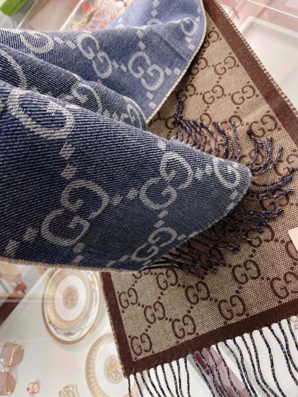 Gucci Jacquard Pattern Knit With Tassels Navy and Brown 190cm/75in 676610 3G200 4165