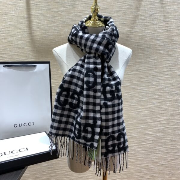 Gucci Jacquard Wool Scarf Dark Blue and Ivory Scarf 220cm/86.7in 644365 4G718 4178
