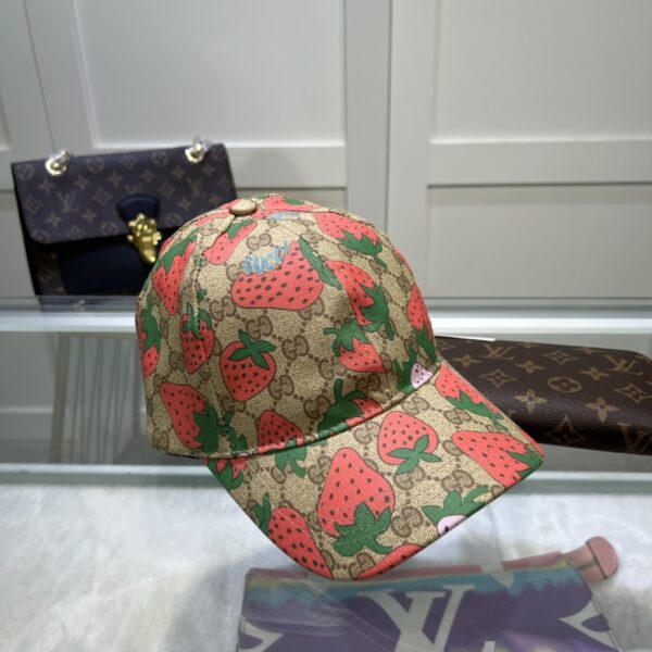 Gucci Strawberry Supreme Baseball Hat Beige GG Hat