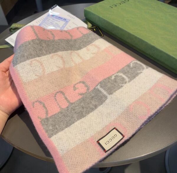 Gucci Wool Multicolor Line in Grey and Pink Scarf 150cm/71in