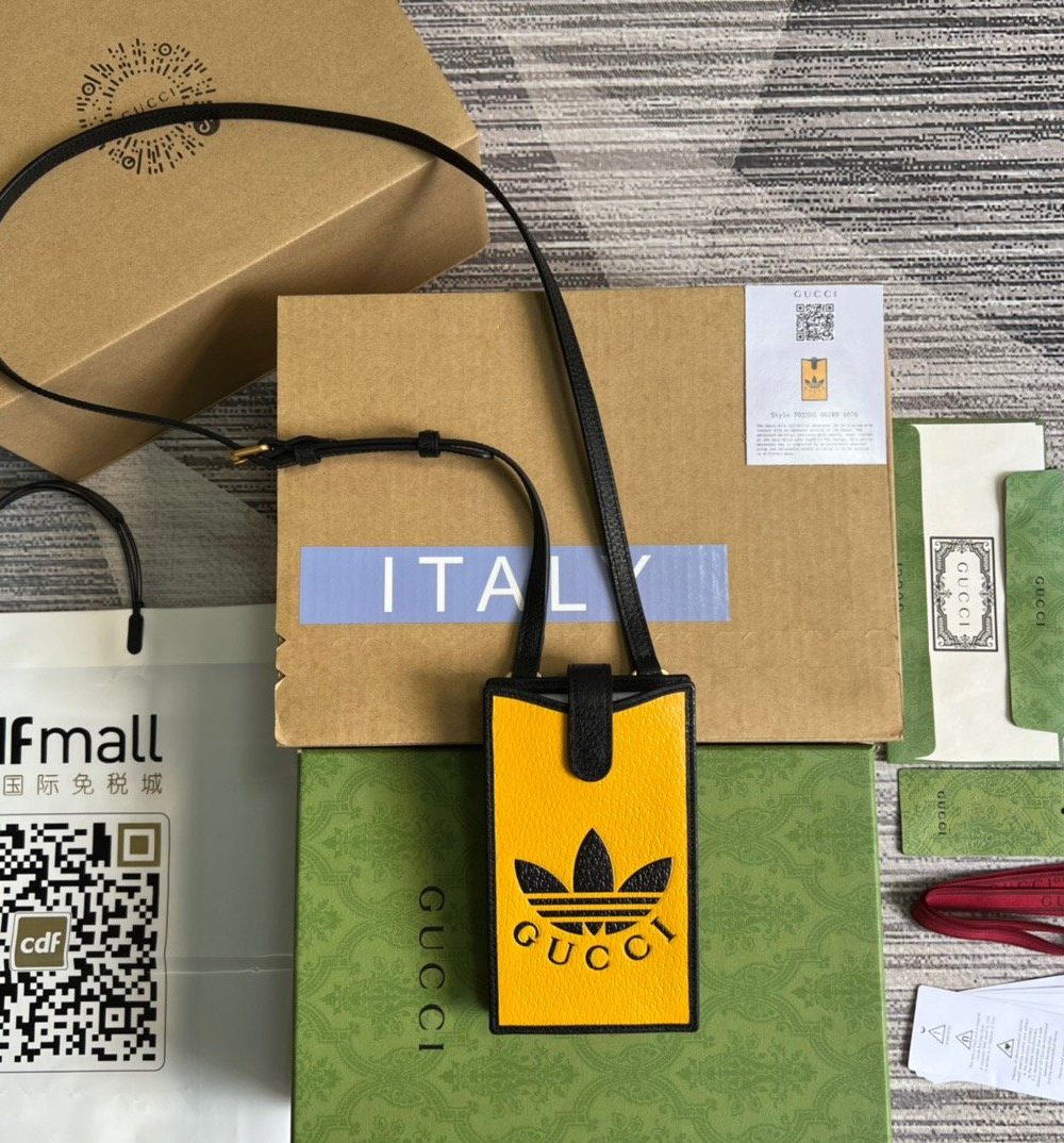 1:1 Replica Gucci x Adidas Phone Case Yellow For Women, Women's Bags 7.3in/18cm GG