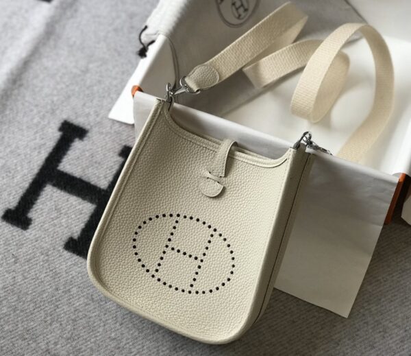 1:1 Replica Hermes Evelyne 16 Amazone Bag Beige With Silver-Toned Hardware For Women, Women's Shoulder And Crossbody Bags 6.3in/16cm