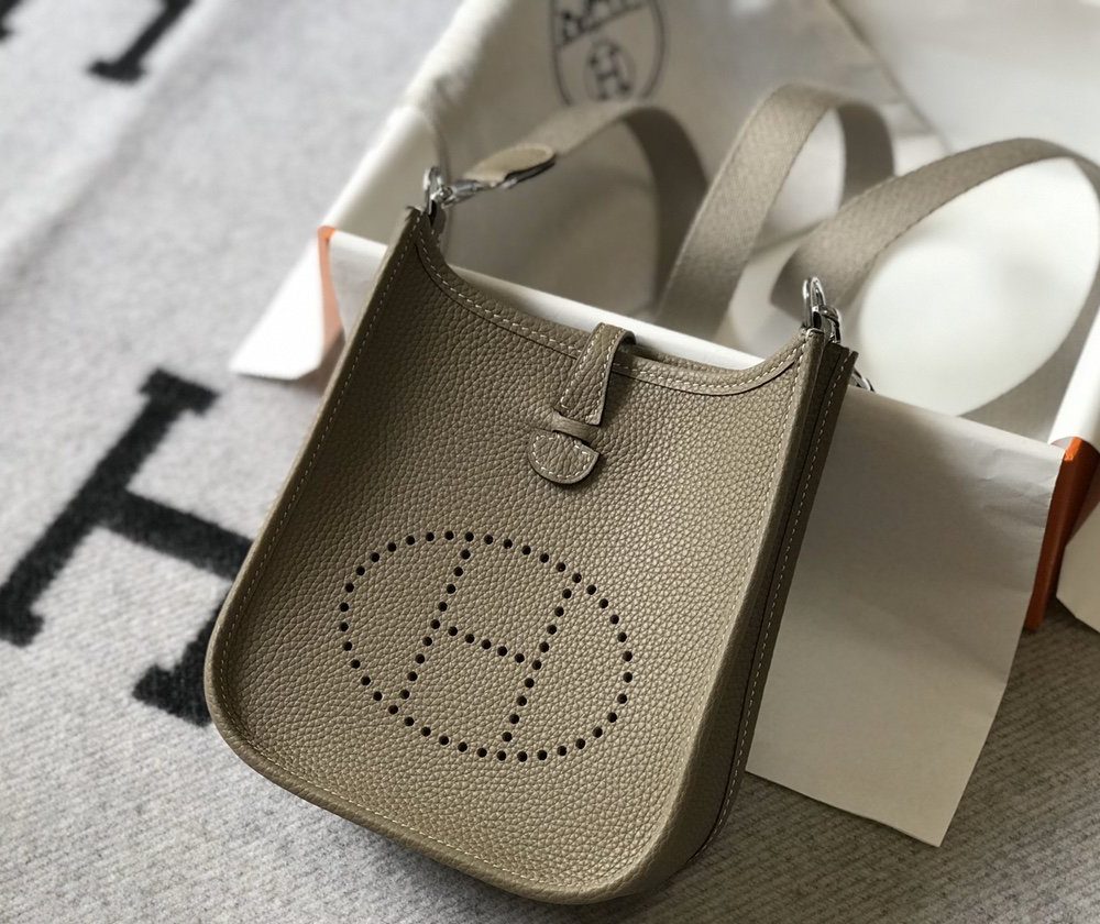 1:1 Replica Hermes Evelyne 16 Amazone Bag Greige With Silver-Toned Hardware For Women, Women's Shoulder And Crossbody Bags 6.3in/16cm