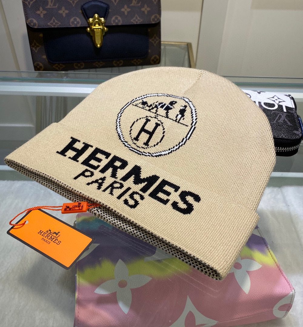Hermes Frequence Beanie In Beige