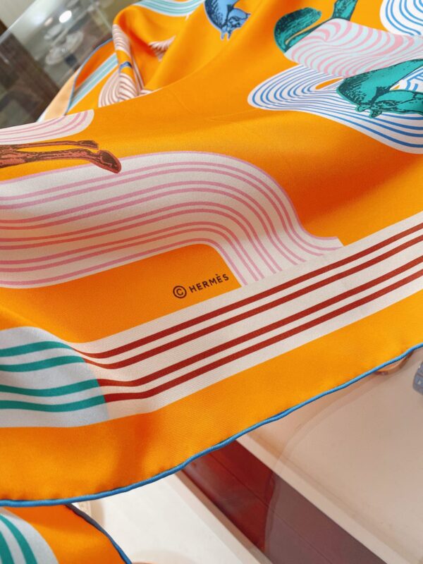 Hermes Garde-Robe Pop Detail Abricot/Rose/Bleu Square Scarf 90cm/35in H893888S 01 