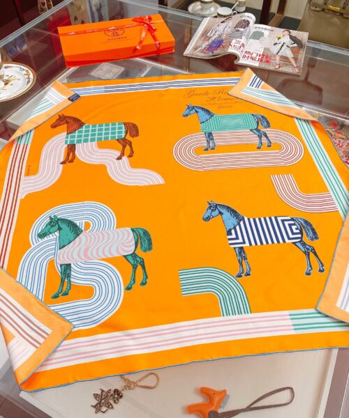 Hermes Garde-Robe Pop Detail Abricot/Rose/Bleu Square Scarf 90cm/35in H893888S 01 