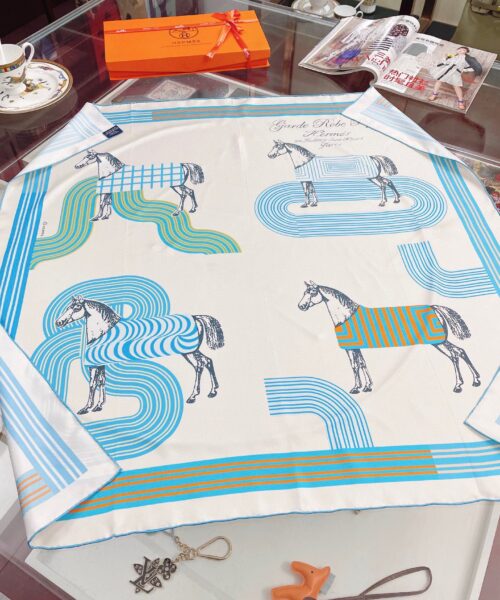 Hermes Garde-Robe Pop Detail Beige/Blue/Green Square Scarf 90cm/35in 