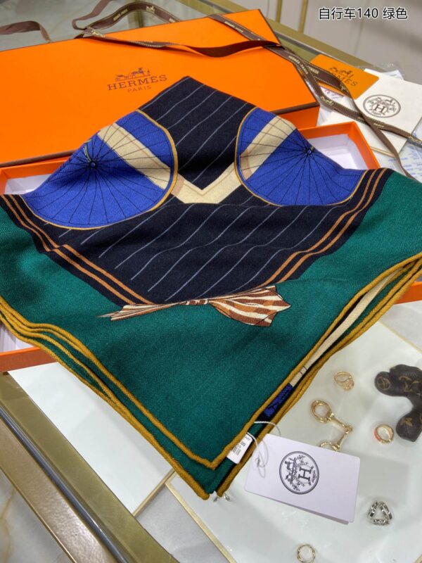 Hermes Les Becanes 70 Silk Blue/Dark Blue/Green Royal Scarf 140cm/55in 