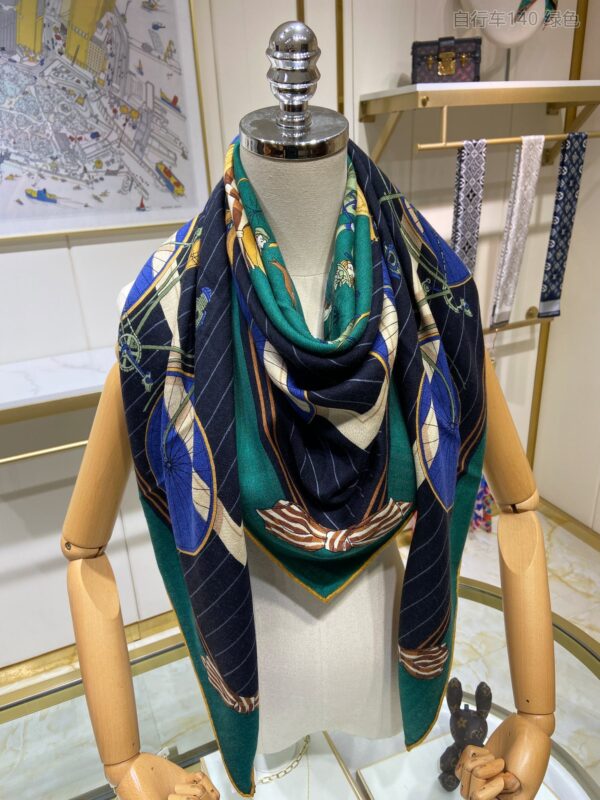 Hermes Les Becanes 70 Silk Blue/Dark Blue/Green Royal Scarf 140cm/55in 