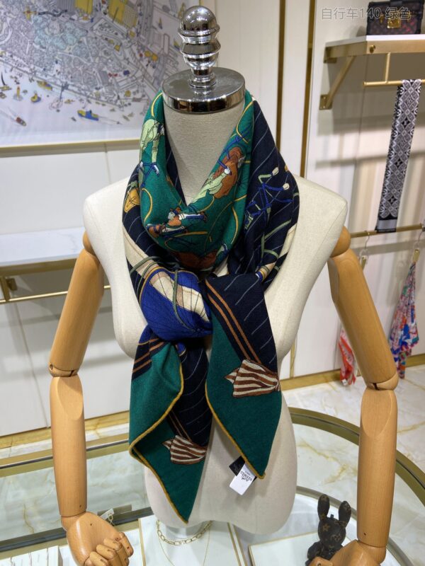 Hermes Les Becanes 70 Silk Blue/Dark Blue/Green Royal Scarf 140cm/55in 