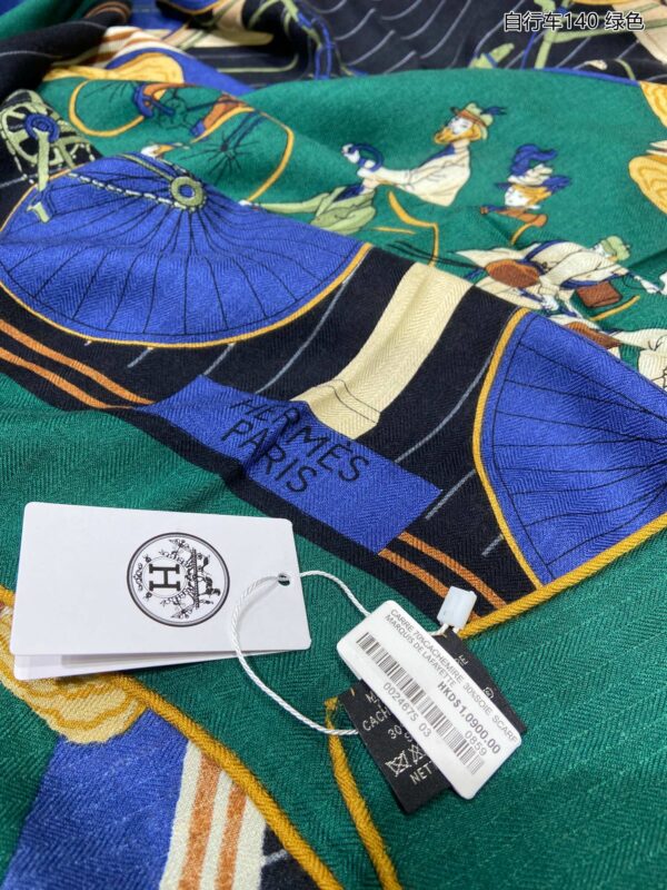 Hermes Les Becanes 70 Silk Blue/Dark Blue/Green Royal Scarf 140cm/55in 
