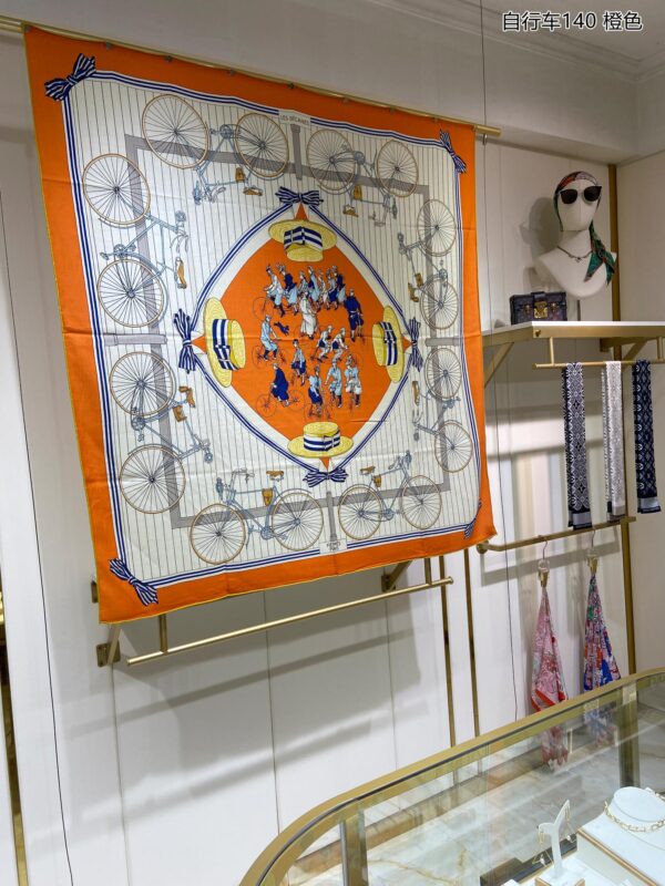 Hermes Les Becanes 70 Silk Orange/Blanc/Bleu Royal Scarf 140cm/55in 