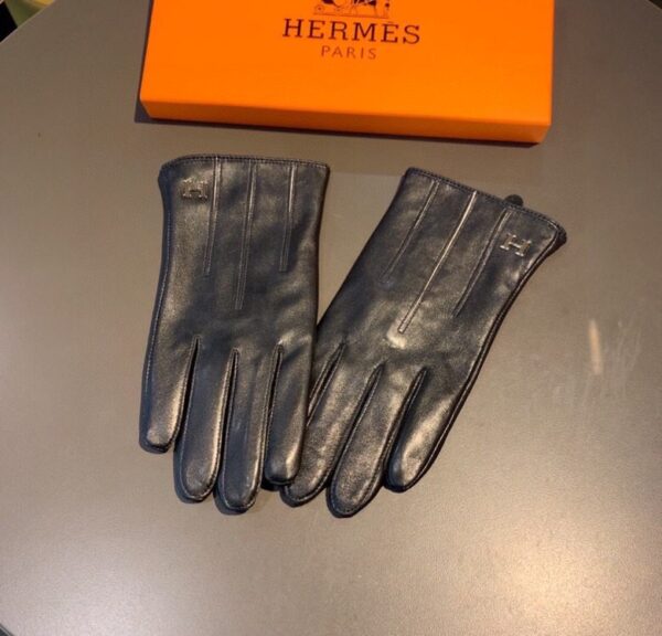 Hermes Soya Gloves In Black