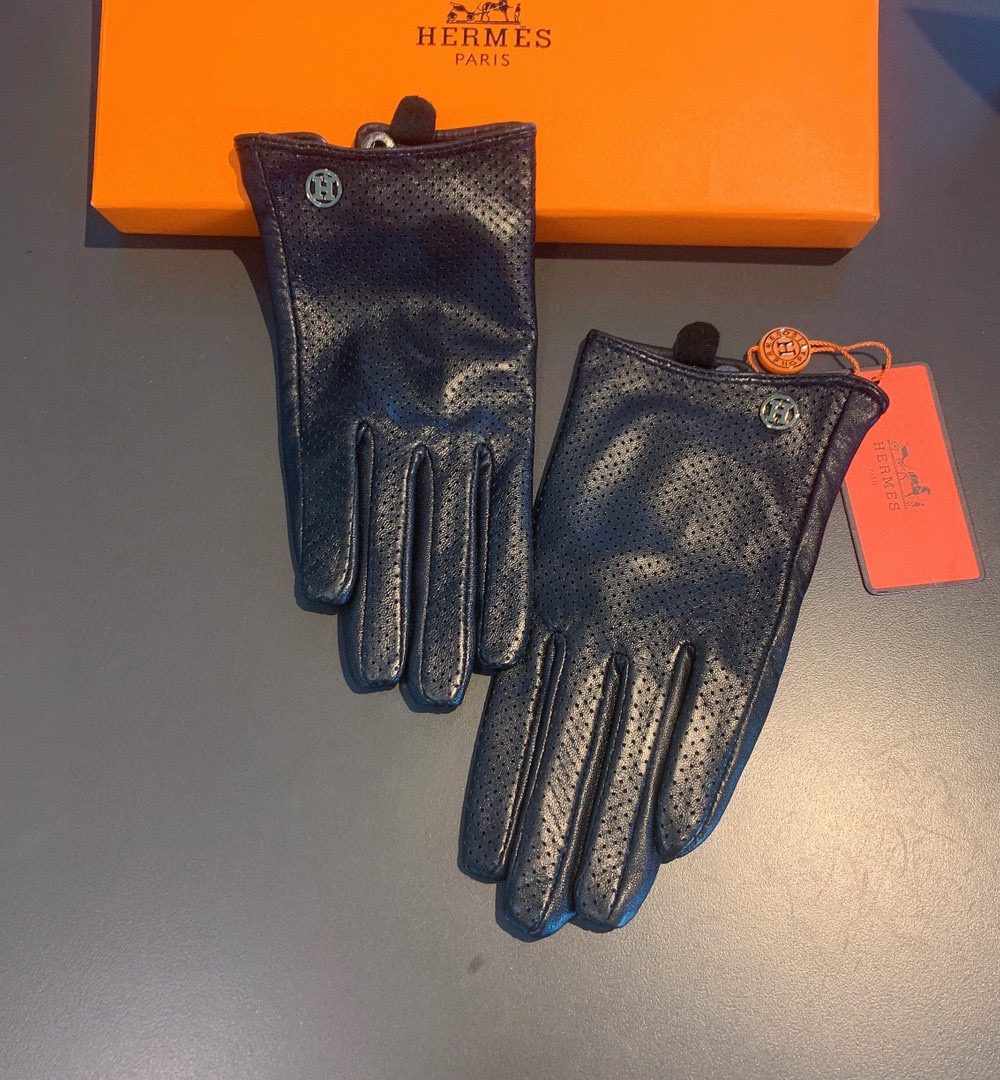 Hermes Soya Gloves In Black