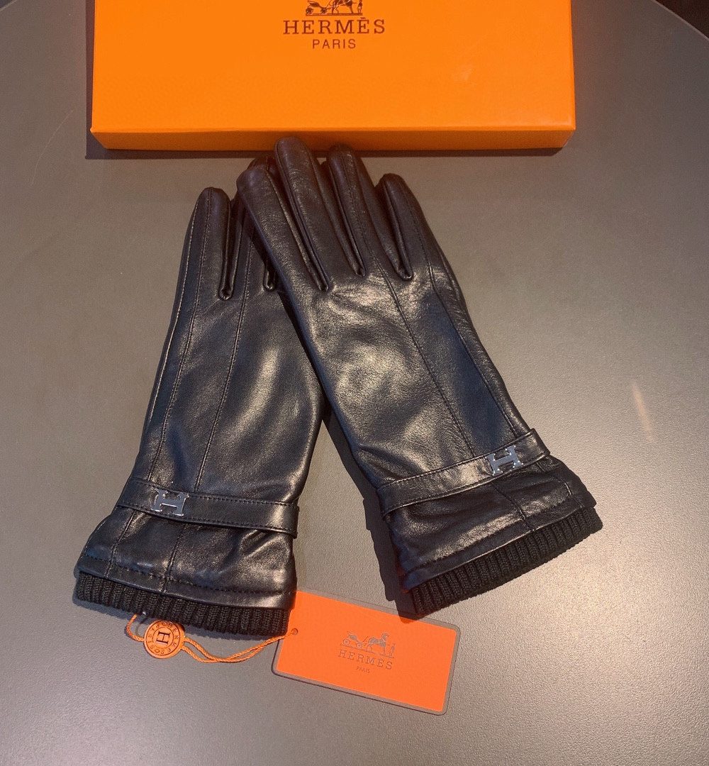 Hermes Soya Gloves In Black