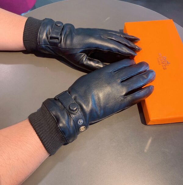 Hermes Soya Gloves In Black