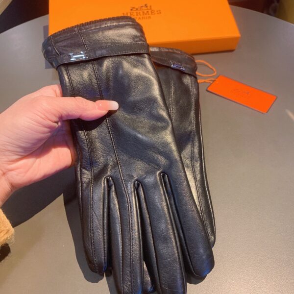 Hermes Soya Gloves In Black