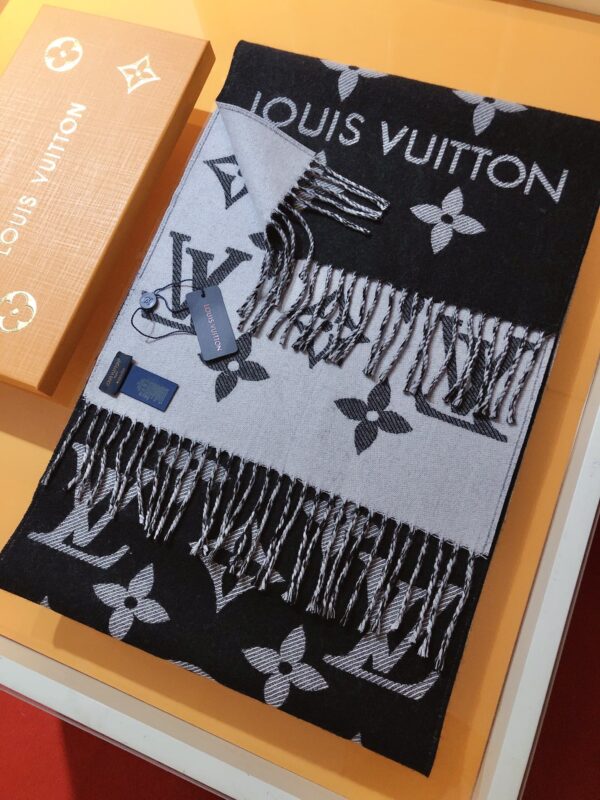 LV Essential Monogram Black/White Scarf