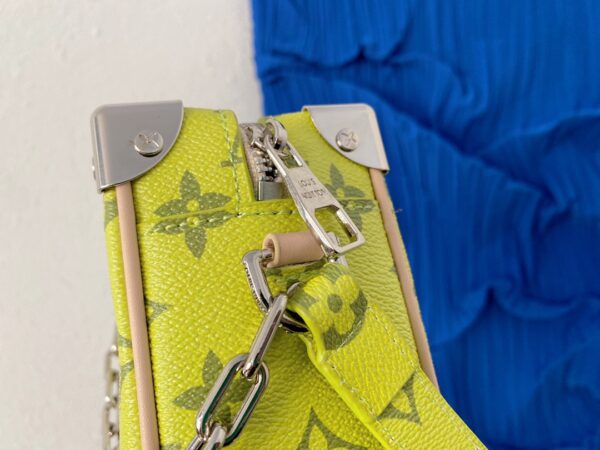 LC272 - Louis Vuitton Fashion Bag