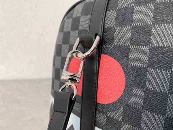 LC277 - Louis Vuitton Black Fashion Bag