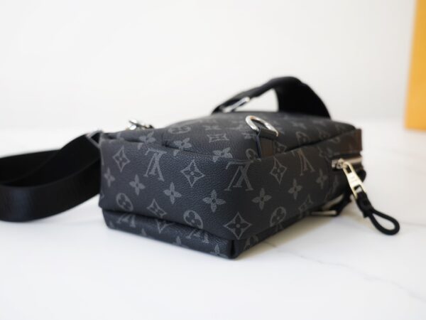 LC287 - Louis Vuitton Black Fashion Bag
