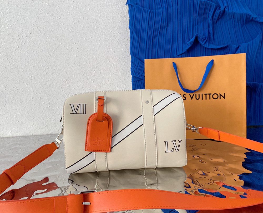 LC291 - Louis Vuitton White Fashion Bag