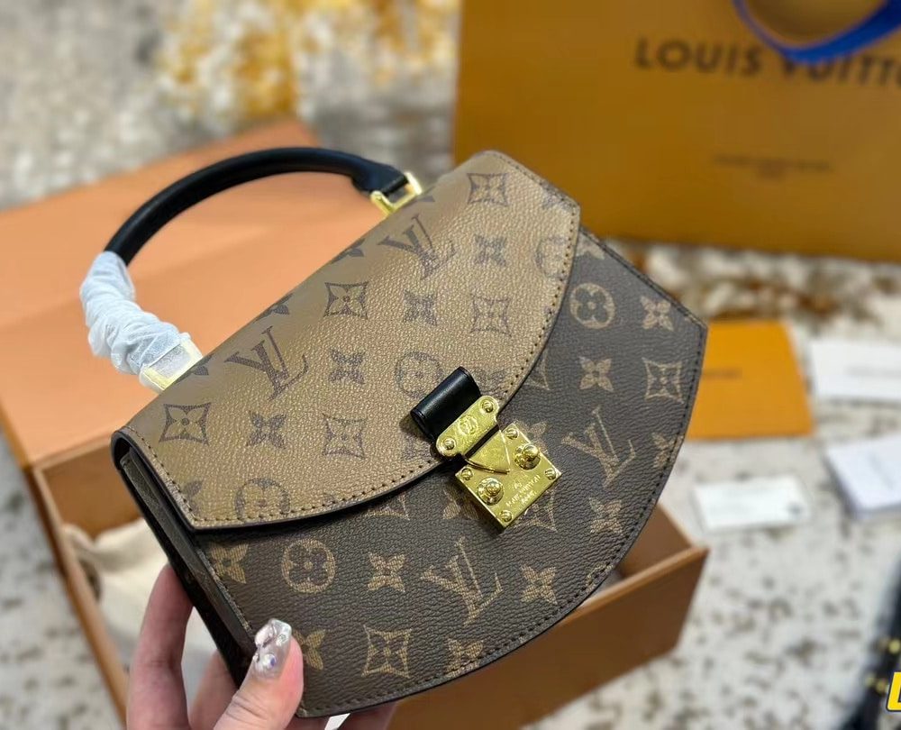 LC569 – Women’s Fashion Bag