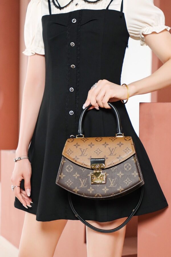 LC708 – Louis Vuitton 𝐓𝐈𝐋𝐒𝐈𝐓𝐓 M46548 Size 24 cm Top Quality