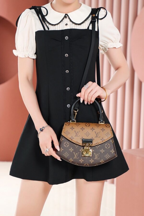 LC708 – Louis Vuitton 𝐓𝐈𝐋𝐒𝐈𝐓𝐓 M46548 Size 24 cm Top Quality